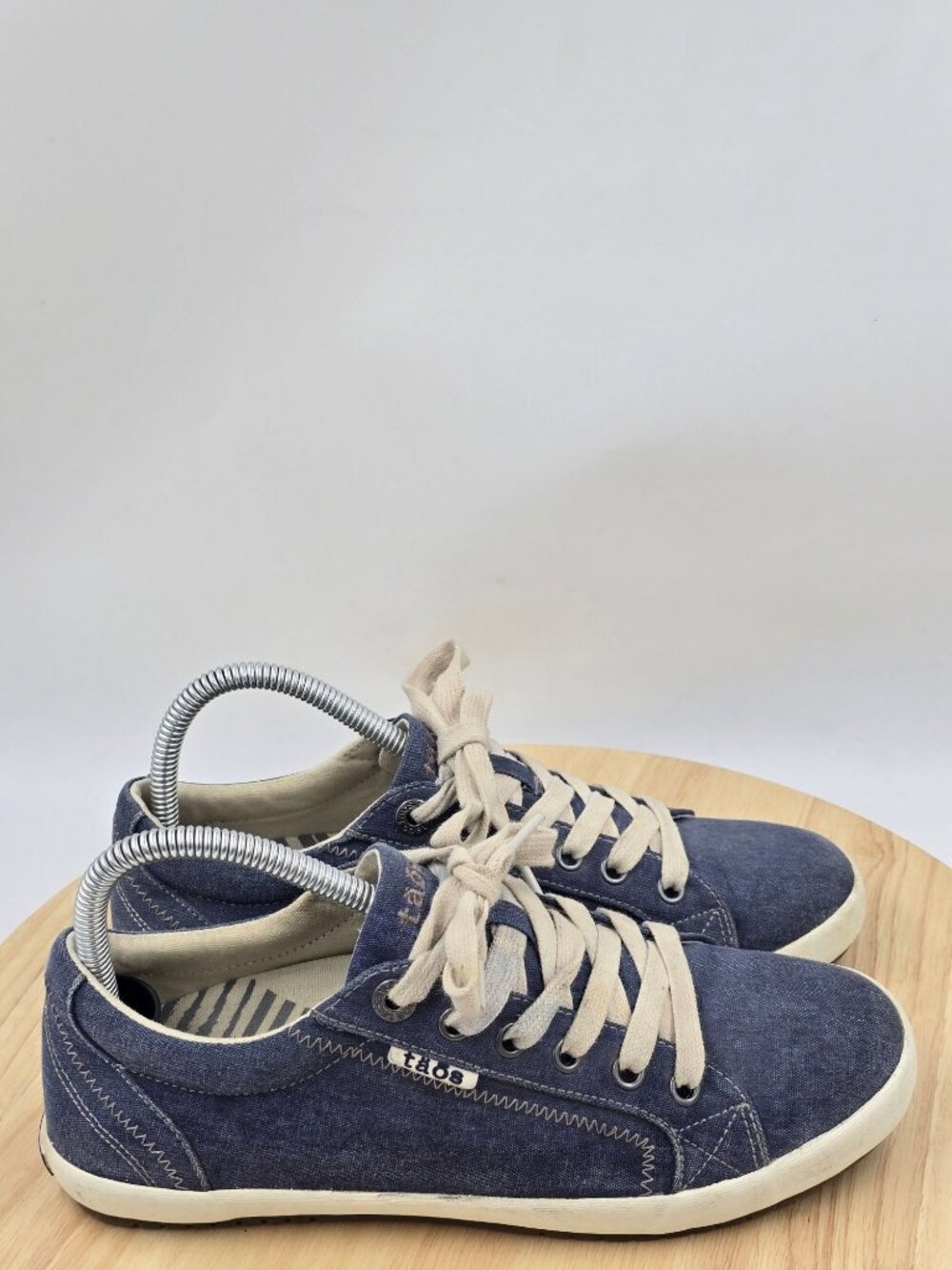 Taos Footwear Womens Star Casual sneakers  blue wash denim canvas sz 8
